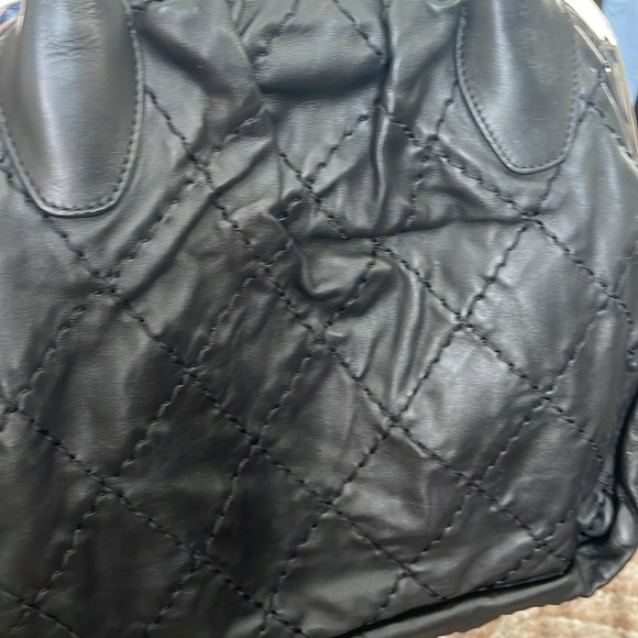 Leather Chanel tote - Picture 4 of 9